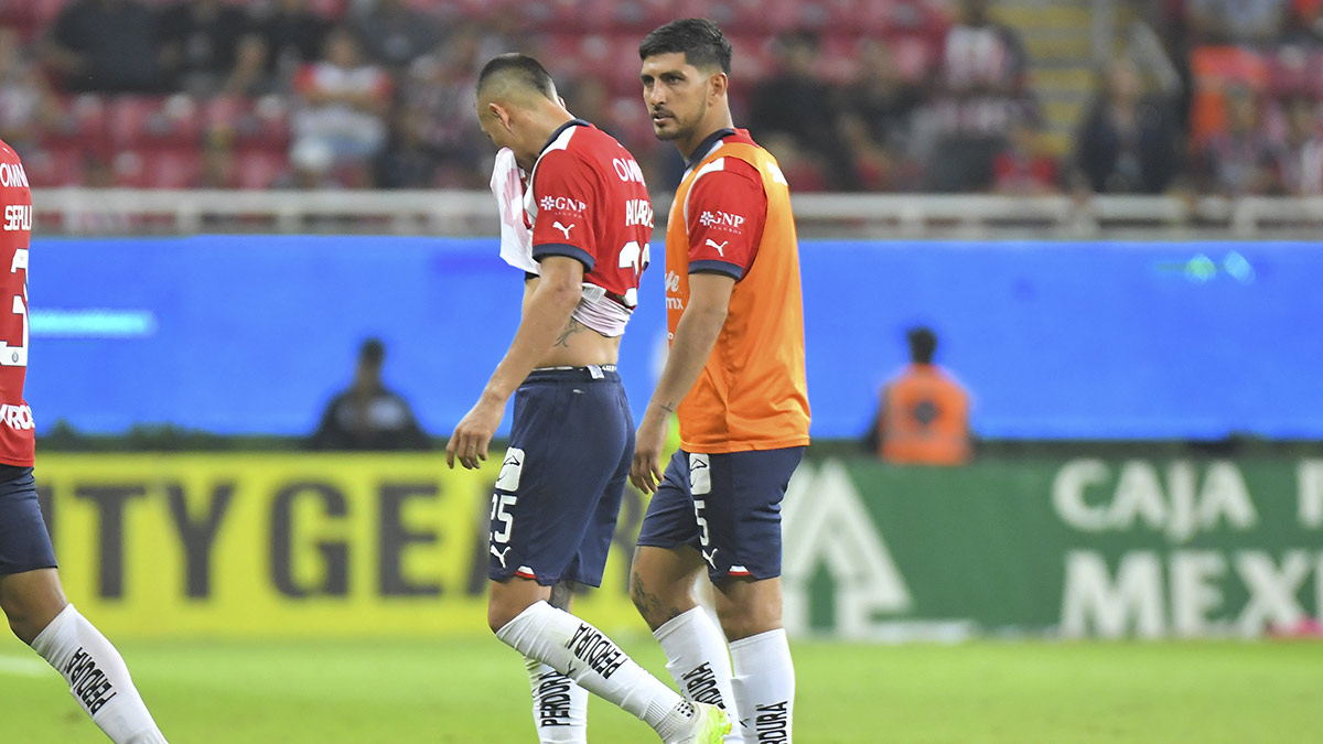 Amaury Vergara Explot En El Vestidor De Chivas Los Jugadores