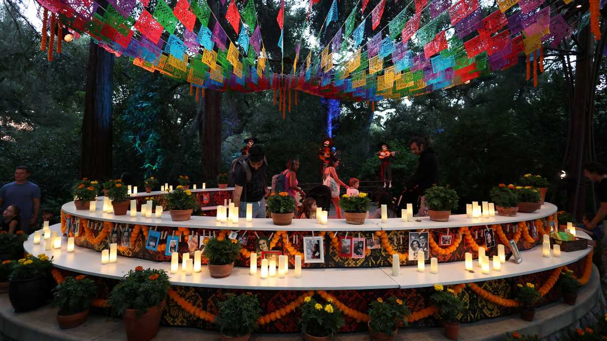 Cuándo se quita la ofrenda de Día de Muertos y qué significa