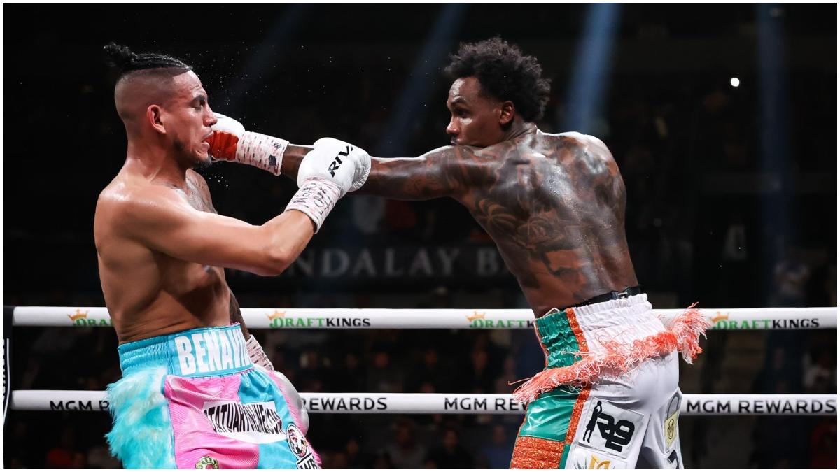 Jermall Charlo gana pero no puede noquear a José Benavidez pese a la