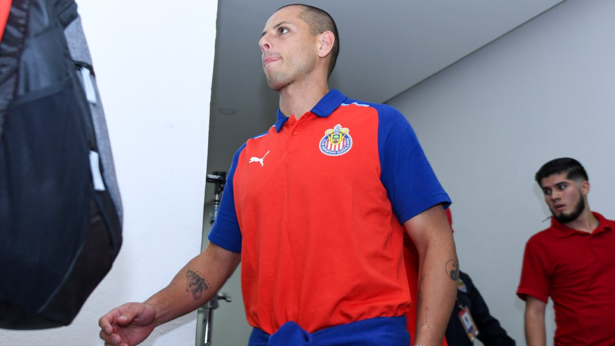 Chicharito Hernández en la convocatoria de Chivas para enfrentar a