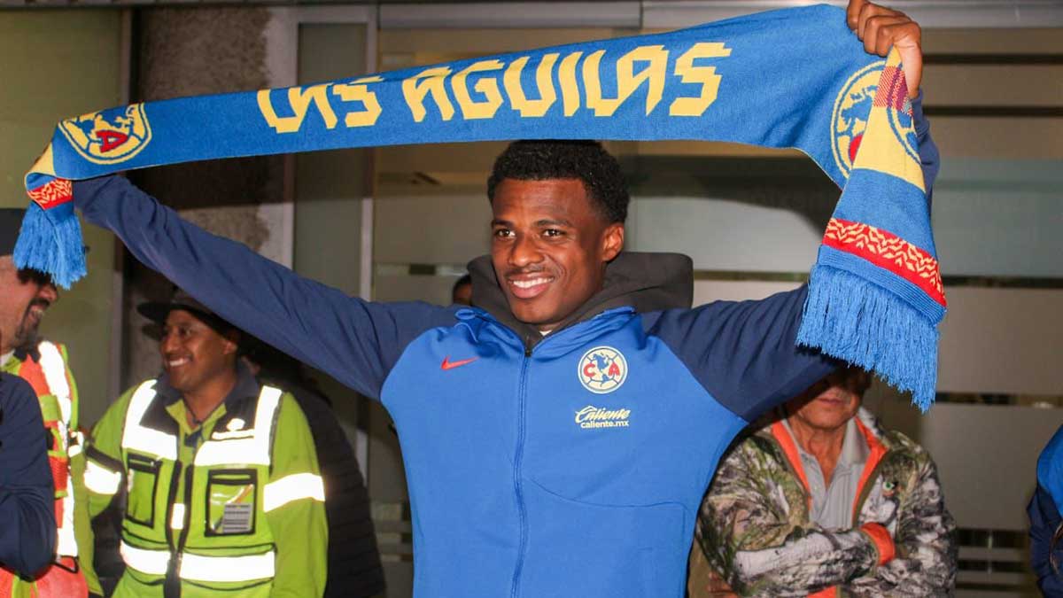 Javairo Dilrosun llega a la Ciudad de México para firmar con el América