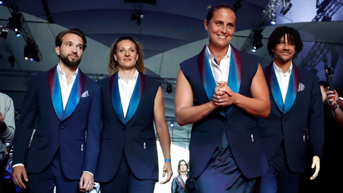 La Delegaci N De Francia Revela Sus Uniformes Para La Ceremonia De