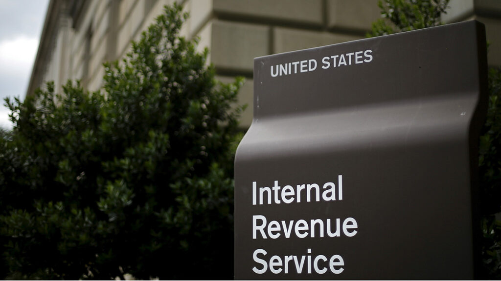 ¿Cuál es el horario de las oficinas del IRS?