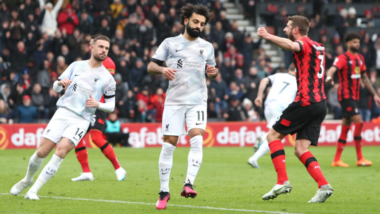 El increíble penal que erró Salah, en la sorpresiva derrota del Liverpool