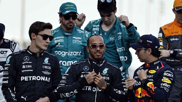 Fernando Alonso lanza dardos a Lewis Hamilton y  pide ayuda a Checo Pérez y Max Verstappen para ganar la 33