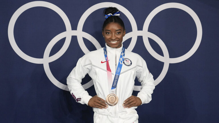 Simone Biles, nombrada Atleta Femenina del Año de AP por tercera ocasión