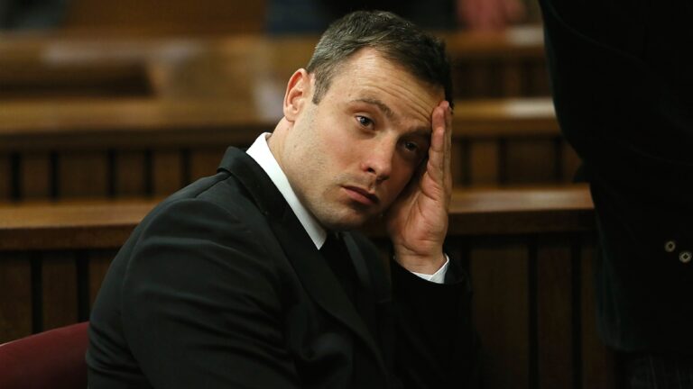 Oscar Pistorius pide libertad condicional tras 10 años en prisión por el asesinato de su novia
