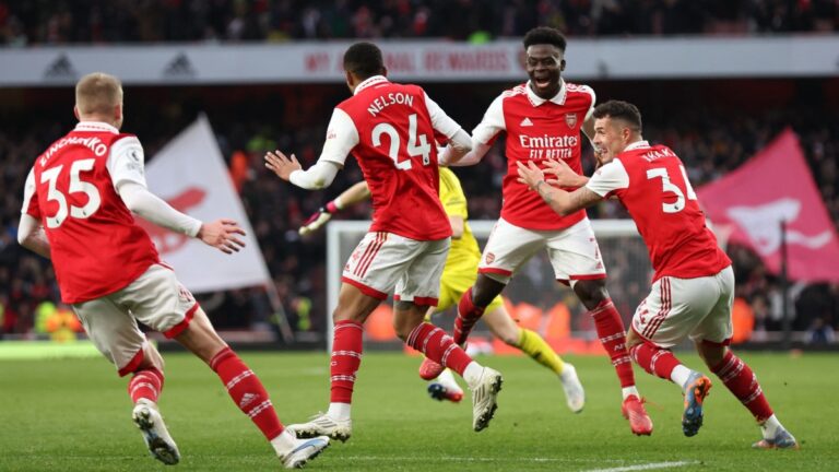 Arsenal remonta ante el Bournemouth para aferrarse a la cima de la Premier League