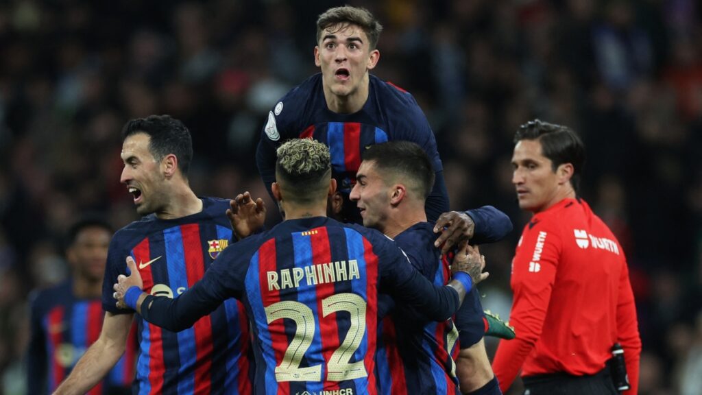Barcelona se lleva el triunfo en el Clásico de Copa