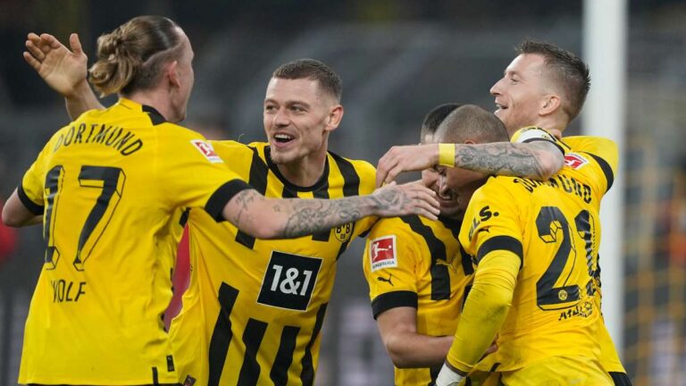El Dortmund golea al Colonia y renueva esperanzas rumbo al título