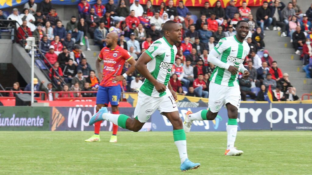 Candelo celebra su gol en la victoria de Nacional 0-1 sobre Pasto.