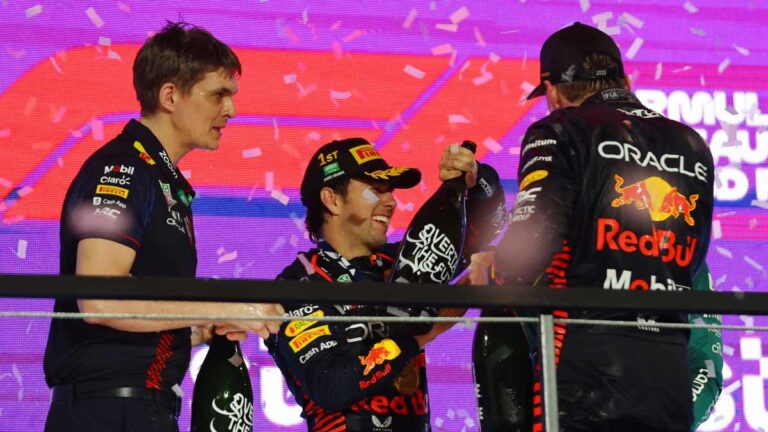 “Creo que hubo un acuerdo en Red Bull para dejar que Checo Pérez ganara la carrera en Arabia”