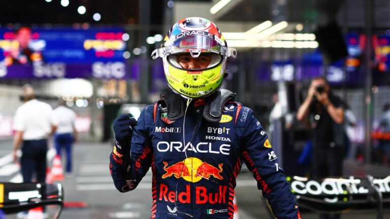 Checo Pérez asciende al top 10 de los pilotos con más puntos dentro de la Fórmula 1