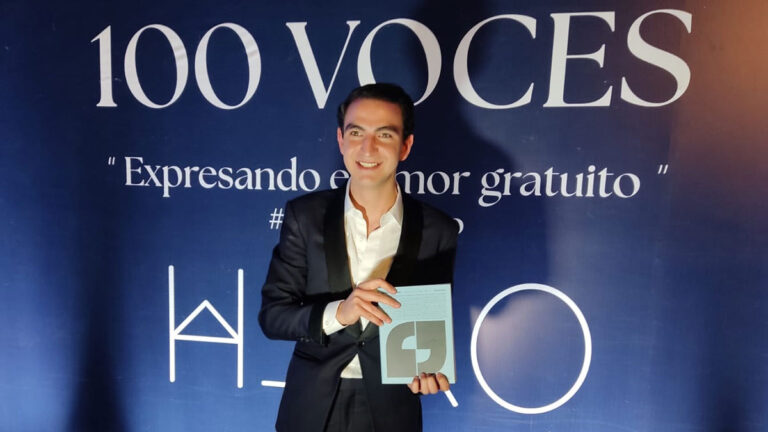 Presentan la segunda edición de “Cien voces”, libro de emprendimiento social en el que participa Carlos Slim Domit