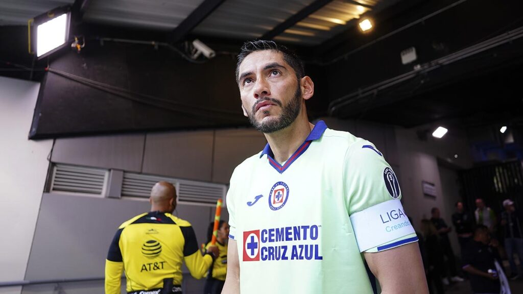 Jesús Corona extendió su deseo de renovar su contrato con Cruz Azul. Imago 7