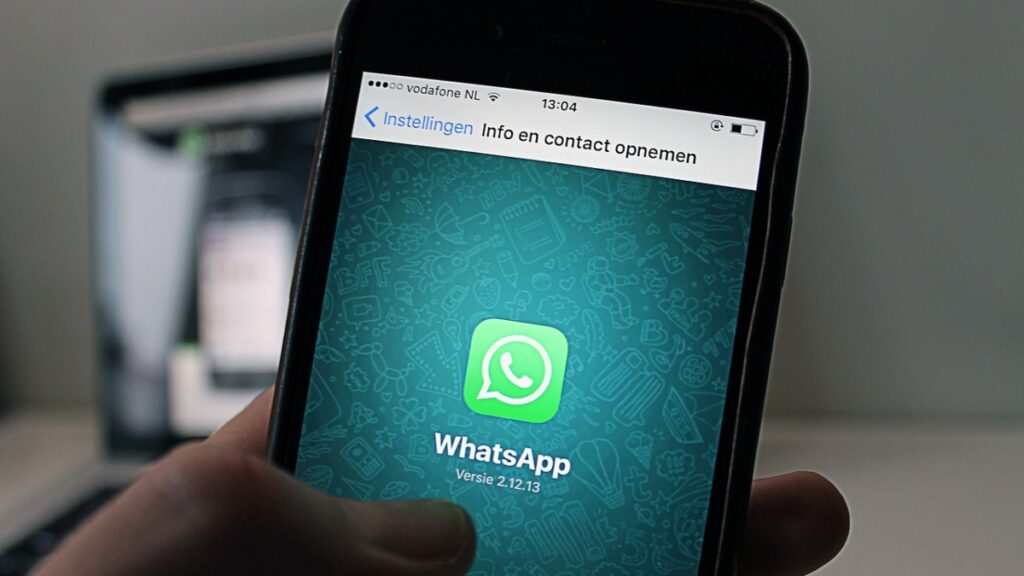 ¿Cuáles son los iPhone y celulares con Android que se quedan sin WhatsApp a partir del 1 de abril y por qué?
