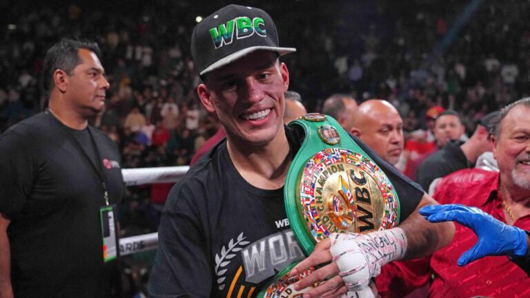 David Benavidez: “No es como si estuviera rogando por una pelea con Canelo Álvarez, me lo he ganado”
