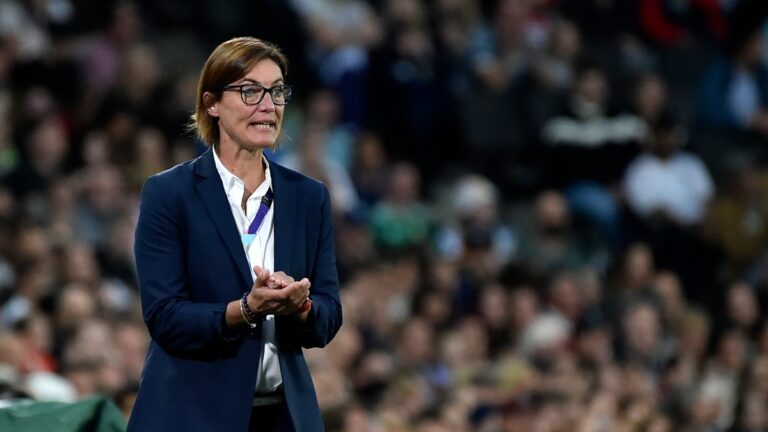 Francia se queda sin entrenadora ¡a cuatro meses del Mundial Femenil!