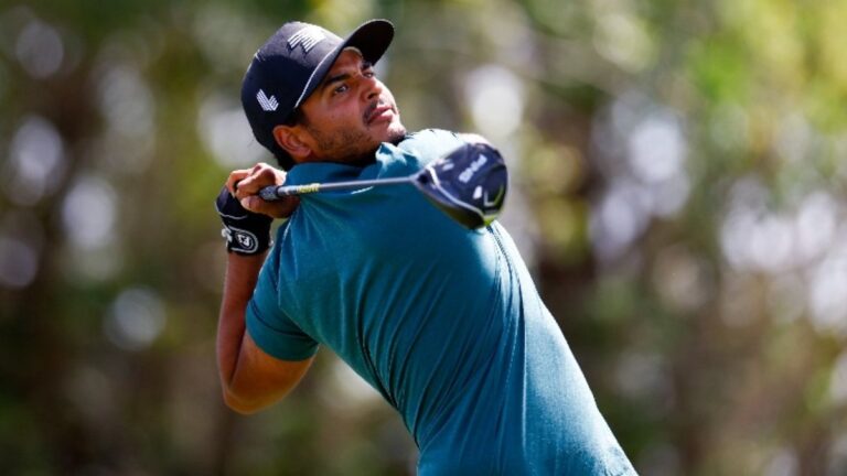 El colombiano Sebastián Muñoz lidera la primera ronda del LIV Golf 2023 en Florida