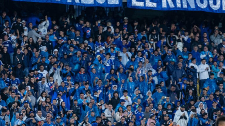 ¡Vergonzoso! Hinchas de Millonarios amedrentan a un niño durante el partido contra Águilas