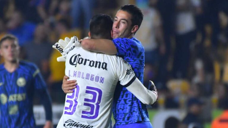 Oscar Jiménez y Luis Ángel Malagón, el abrazo del fin de semana en la Liga MX