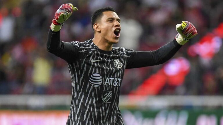Luis Malagón, feliz por su primer triunfo en un Clásico Nacional