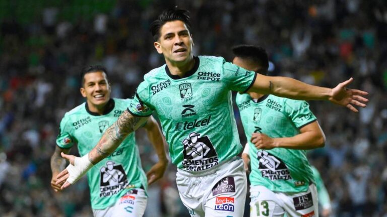 León golea a Santos y llega a siete partidos consecutivos sin perder