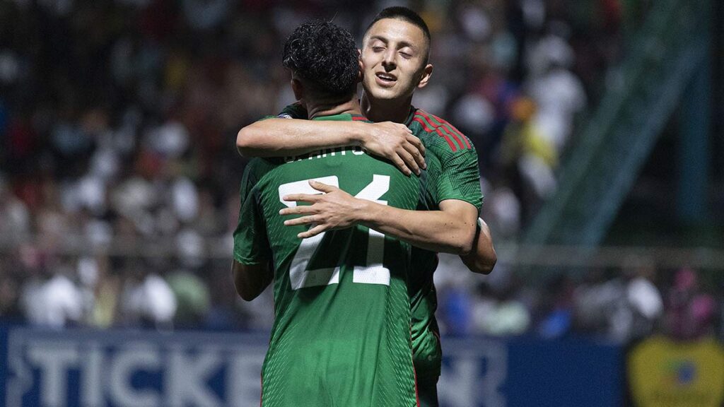 México vence a Surinam en el debut de Diego Cocca
