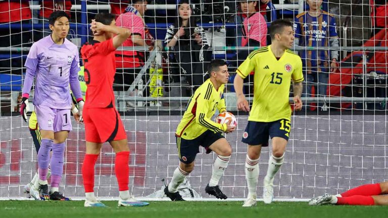 James Rodríguez inicia la remontada de Colombia para empatar con Corea del Sur en el debut de Klinsmann