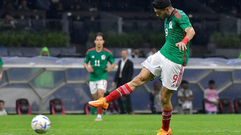 Jiménez incluso fue abucheado por la afición mexicana | Imago7