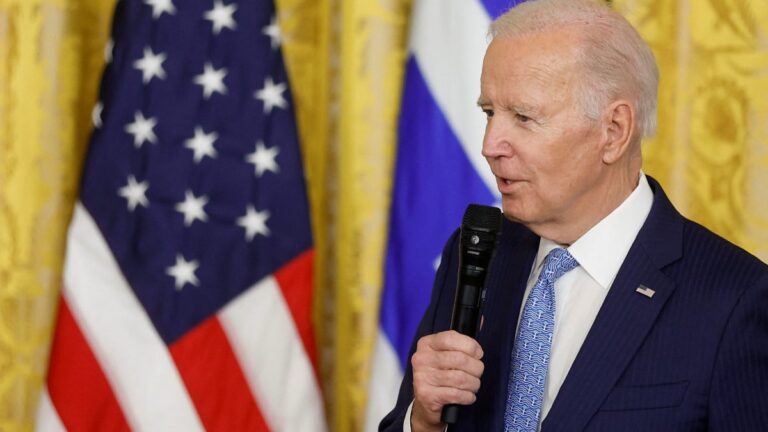 Biden pondrá fin a emergencia por COVID en mayo: ¿Habrá nuevos requisitos para viajar a EEUU?