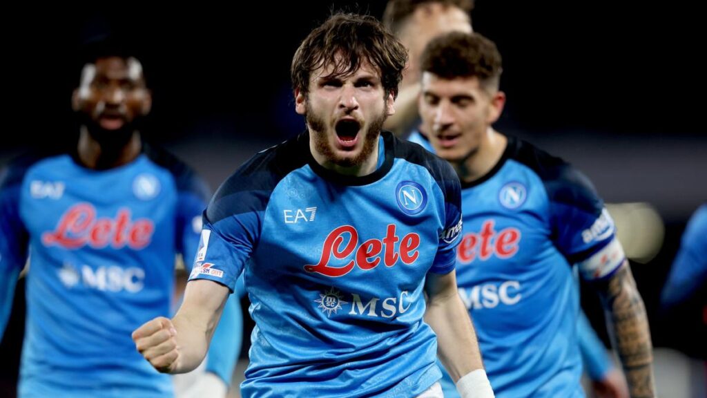 Napoli acaricia el título de la Serie A con una nueva victoria.