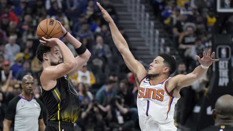 Klay Thompson comanda el triunfo de Warriors ante los Suns