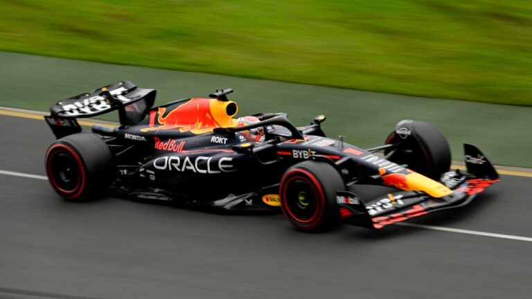 Max Verstappen se lleva la pole position; Checo Pérez largará último en el GP de Australia