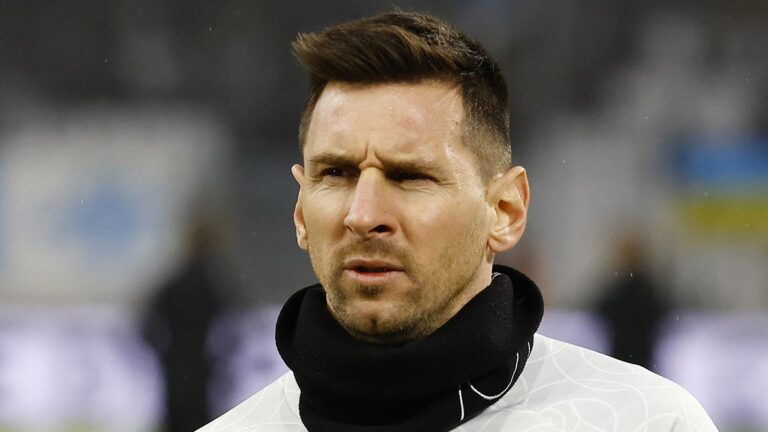 Messi y PSG discutirán su futuro cuando cumpla la suspensión de dos semanas