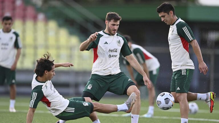 “La selección mexicana tiene la firme tarea de hacernos olvidar este periodo tan oscuro del fútbol nacional”