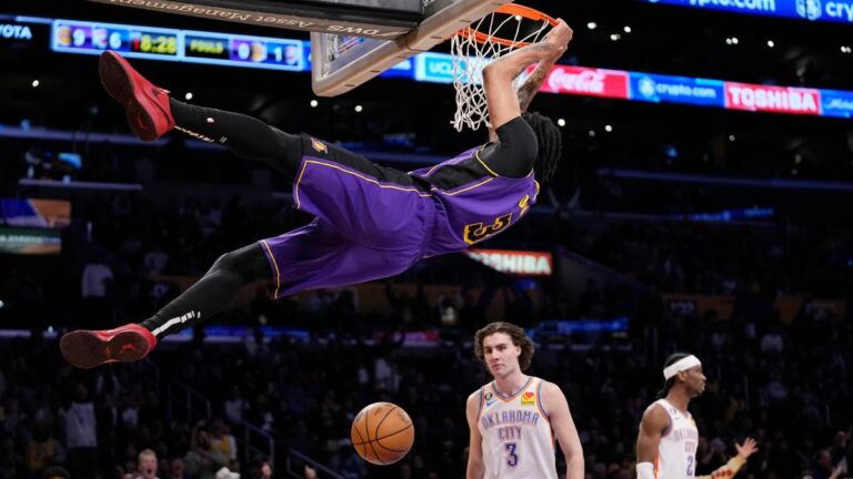 Anthony Davis lidera la victoria de los Lakers ante el Thunder