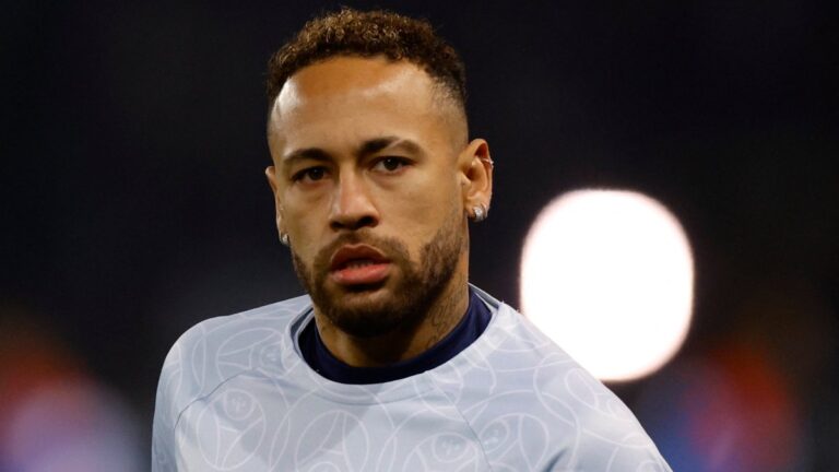 Neymar es operado con éxito del tobillo