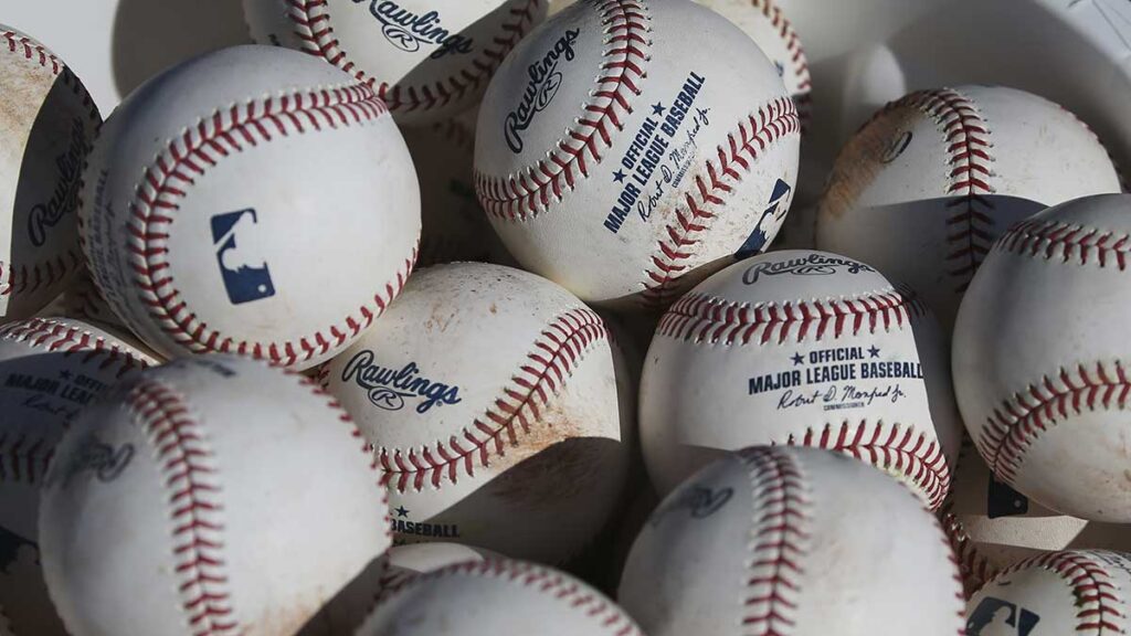 Así lucen las pelotas de la MLB | AP