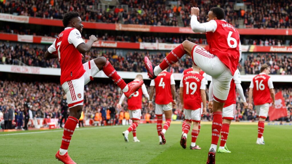 Arsenal los mira a todos desde arriba. Reuters