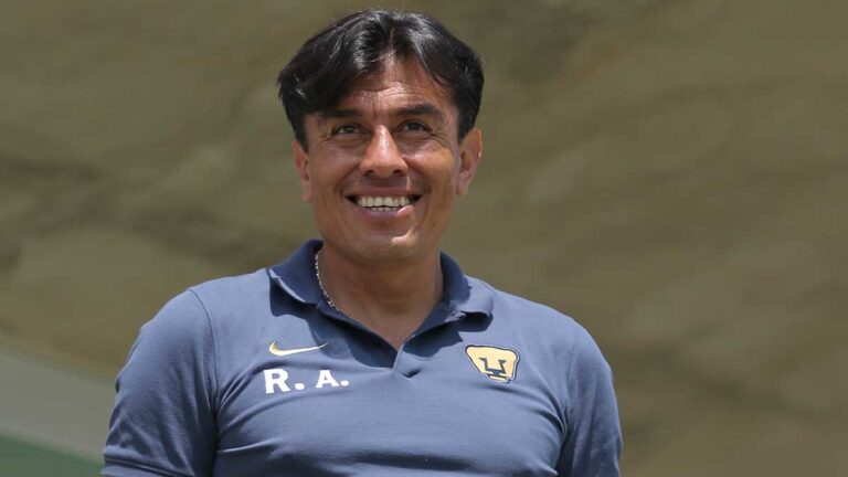 Raúl Alpizar, nuevo técnico de Pumas