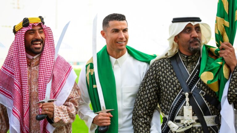 ¿Cuánto dinero gana Cristiano Ronaldo en el Al Nassr?