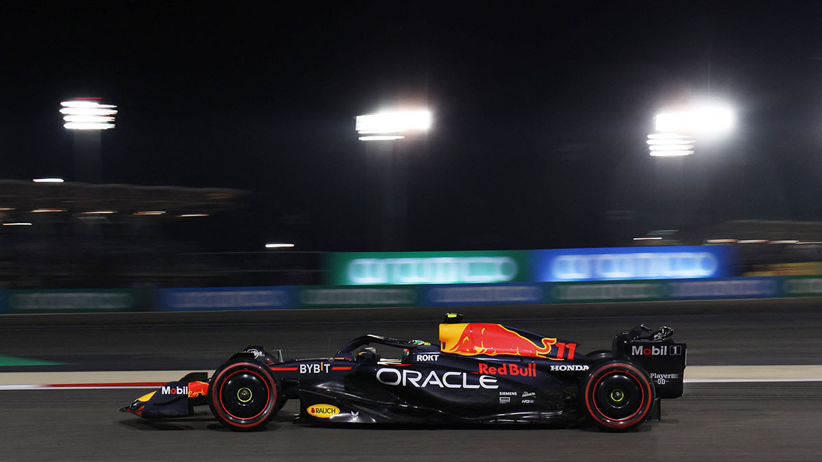 Checo Pérez entre los tres mejores de las Prácticas 2 que domina Fernando Alonso