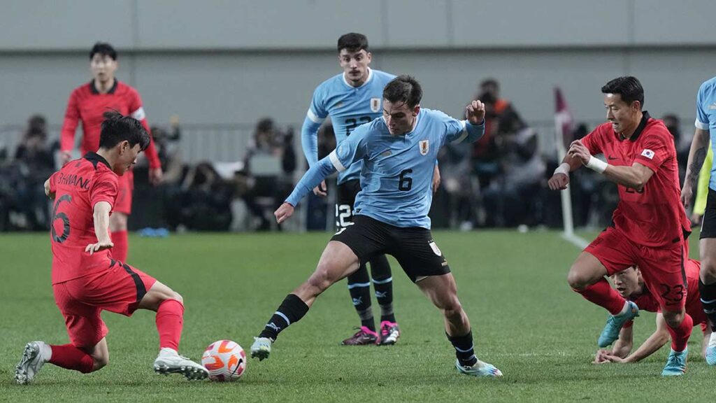 Uruguay venció en calidad de visitante a Corea del Sur. AP