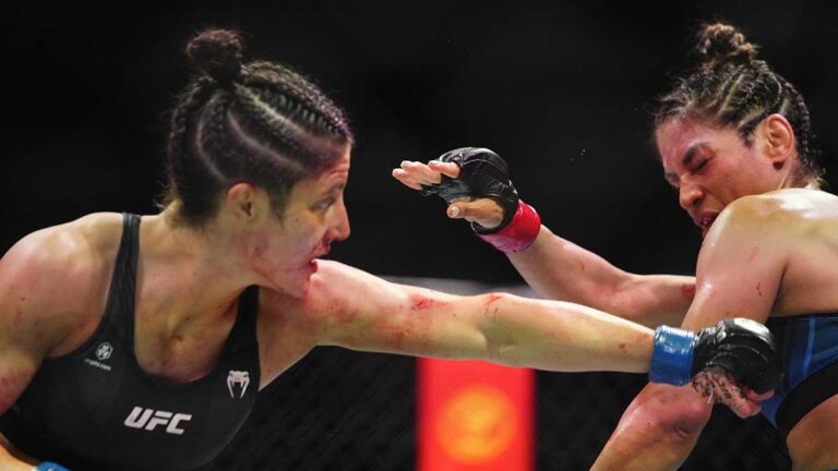 Lupita Godínez se lleva la victoria ante Cynthia Calvillo por decisión dividida en UFC 287
