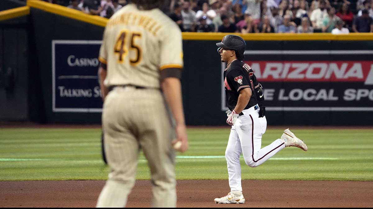 Mookie Betts impulsa la victoria de los Dodgers en su visita a los