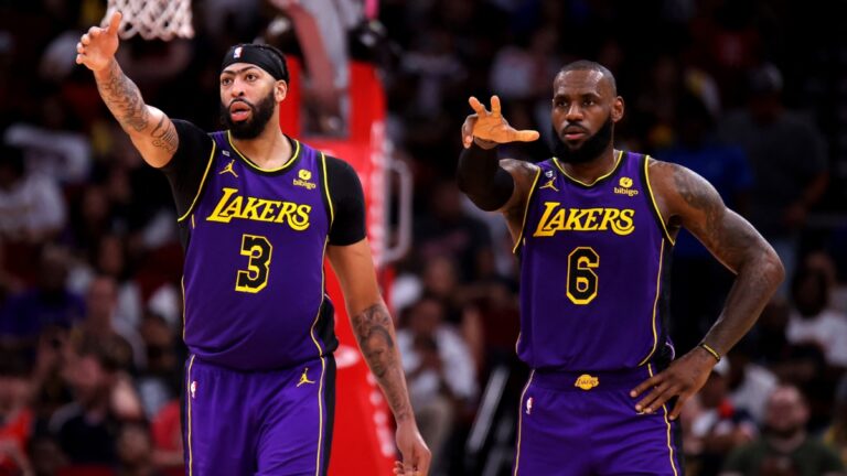 Anthony Davis y LeBron James lideran victoria de Lakers y extienden buena racha