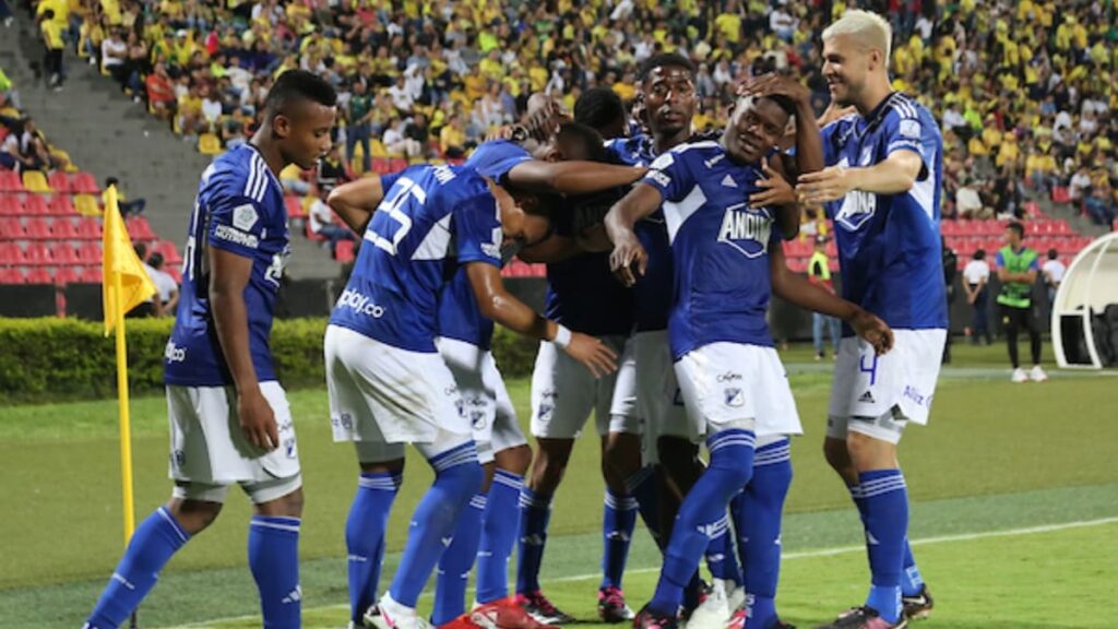 Millonarios, celebrando.