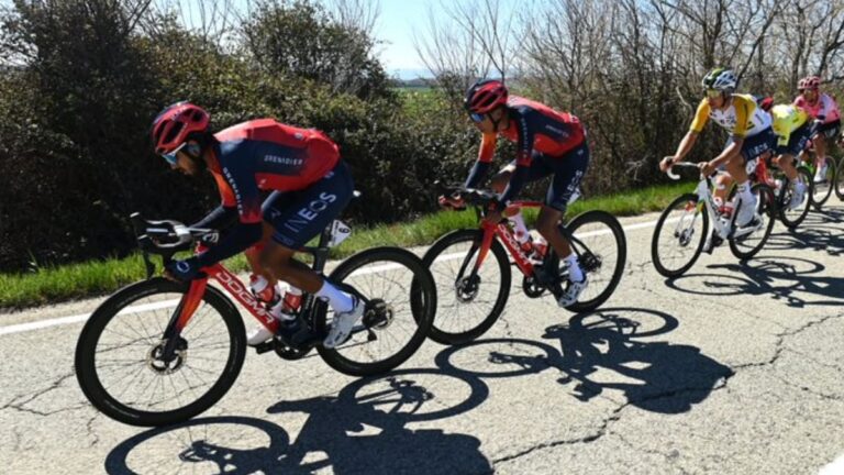 Ide Schelling gana la segunda etapa y Martínez pierde tiempo en la Vuelta al País Vasco