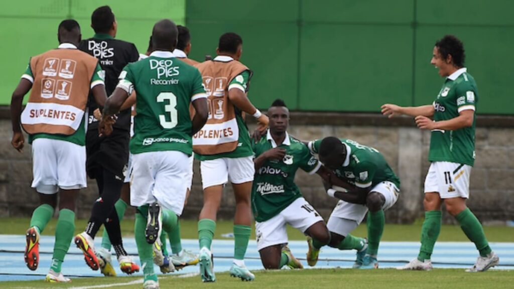 Deportivo Cali celebrando en Barrancabermeja.